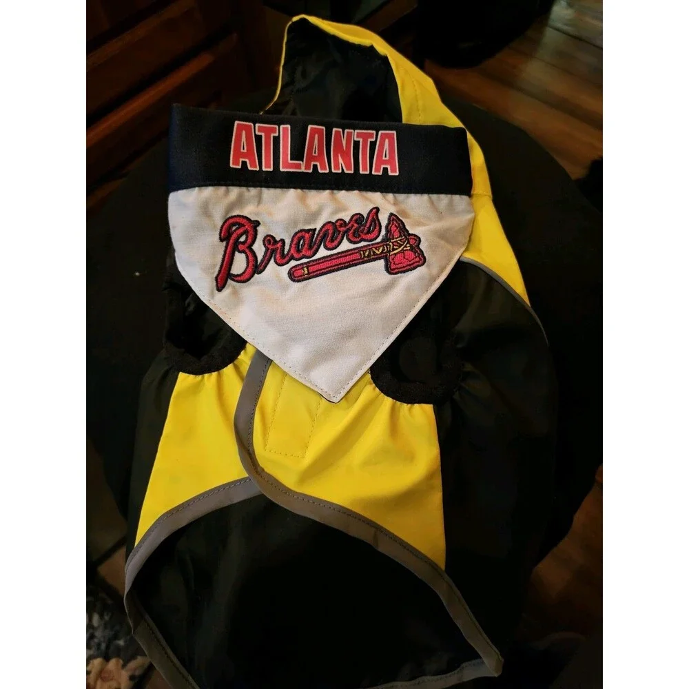 NEW ATLANTA BRAVES DOGGIE RAINCOAT. LINED W POCKET. Only Small Or Medium